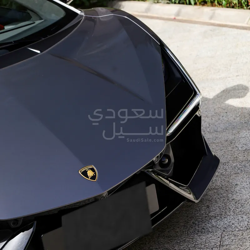 2025 لمبرجيني ريفويلتو