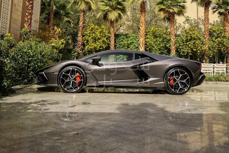 2025 Lamborghini Revuelto