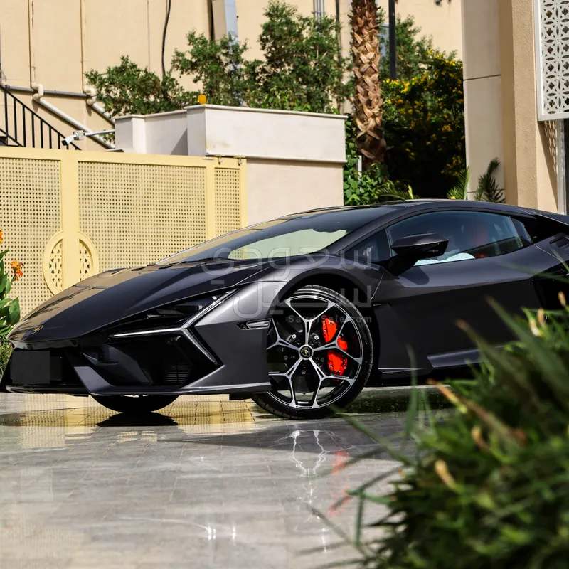 2025 لمبرجيني ريفويلتو