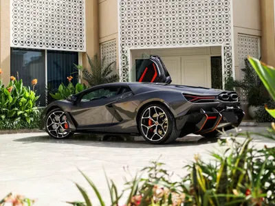 2025 لمبرجيني ريفويلتو