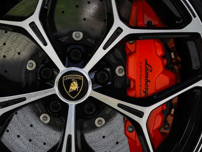 2025 لمبرجيني ريفويلتو