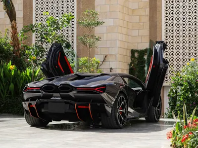 2025 لمبرجيني ريفويلتو