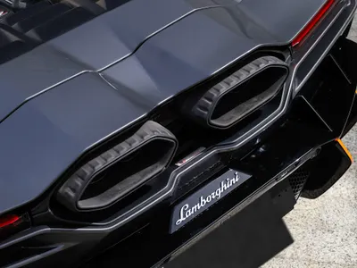 2025 لمبرجيني ريفويلتو