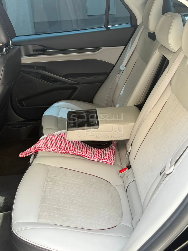 2024 فورد توروس ترند