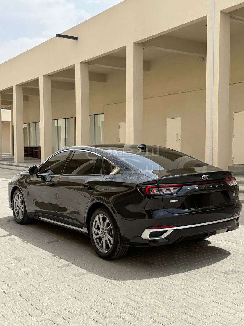 2024 فورد توروس ترند