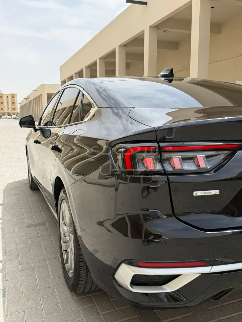 2024 فورد توروس ترند