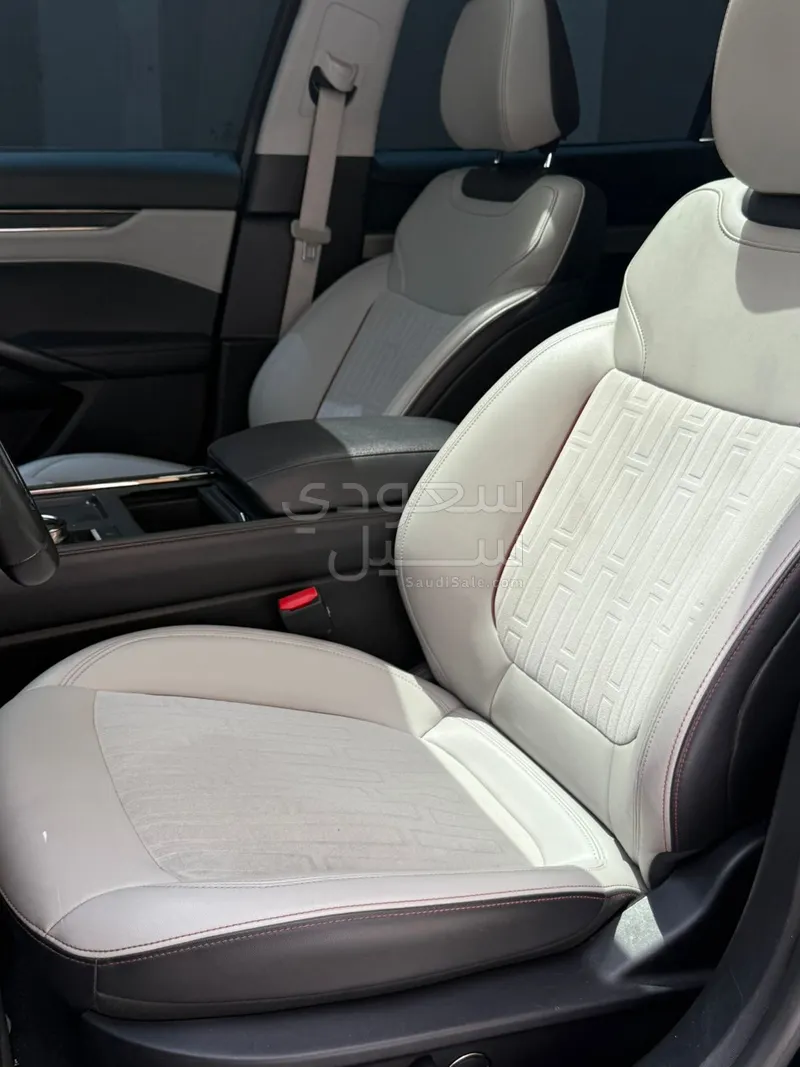 2024 فورد توروس ترند