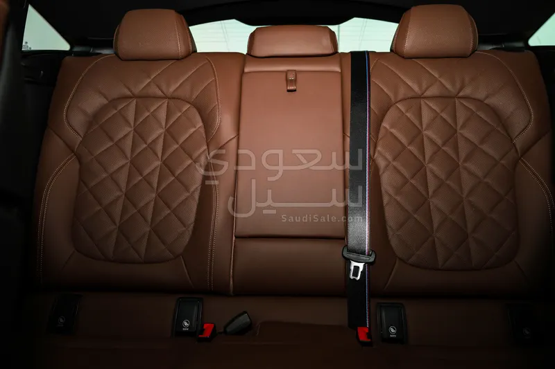 2024 بي ام دبليو الفئة اكس 6 إم