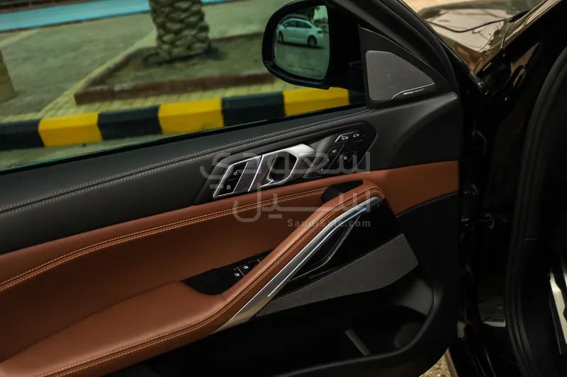 2024 بي ام دبليو الفئة اكس 6 إم