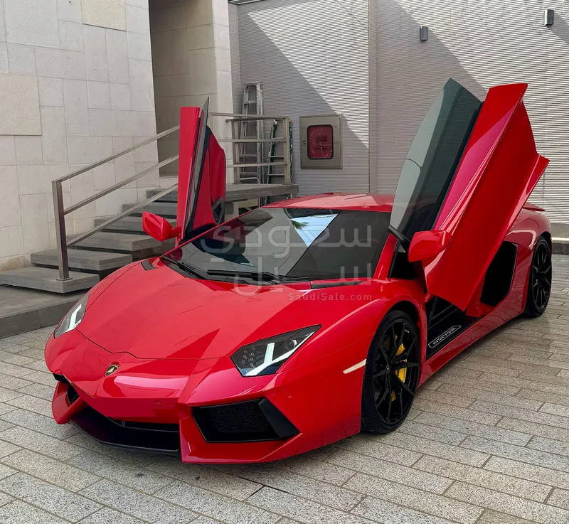 2015 لمبرجيني افنتادور