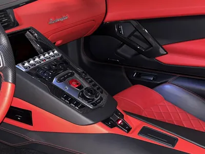 2015 لمبرجيني افنتادور