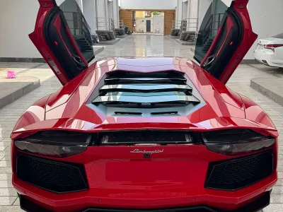 2015 لمبرجيني افنتادور