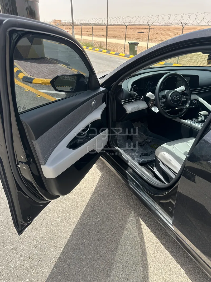 2021 هيونداي النترا سمارت