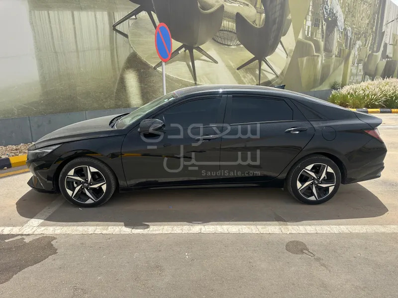 2021 هيونداي النترا سمارت