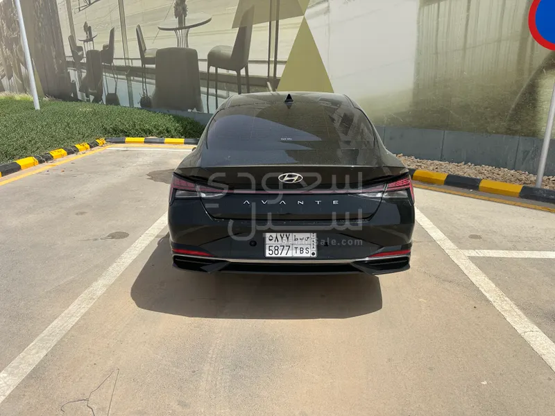 2021 هيونداي النترا سمارت