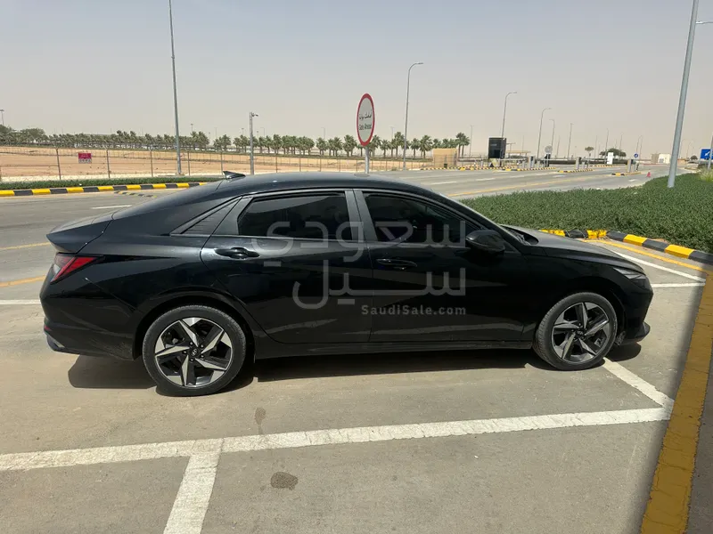 2021 هيونداي النترا سمارت