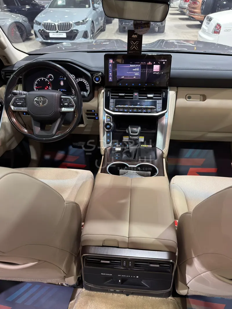 2022 تويوتا لاند كروزر جي اكس ار