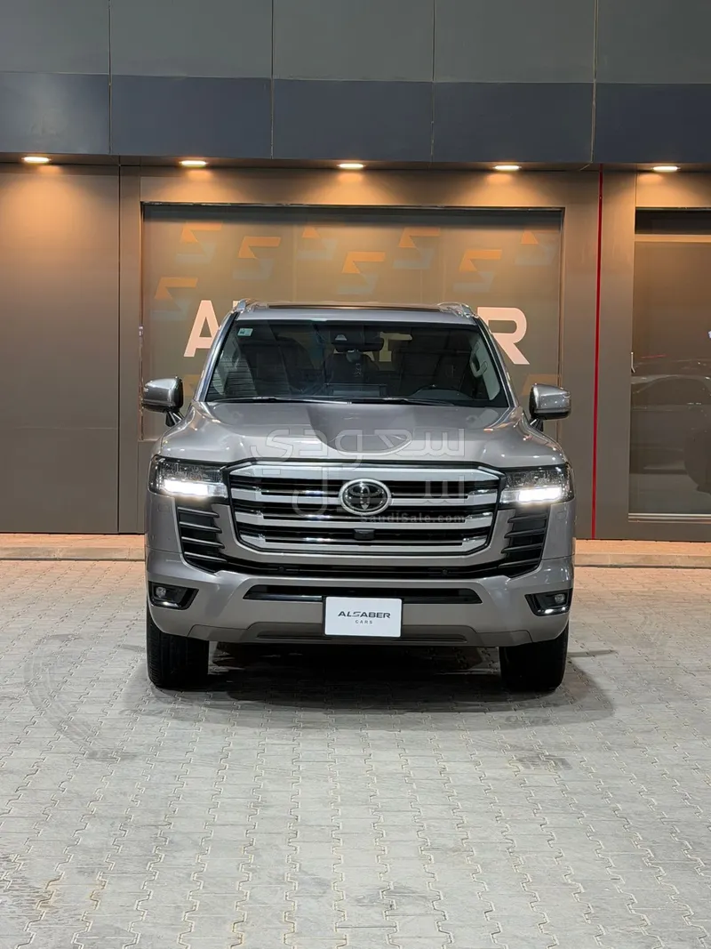 2022 تويوتا لاند كروزر جي اكس ار