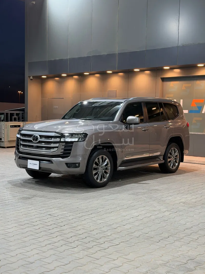 2022 تويوتا لاند كروزر جي اكس ار