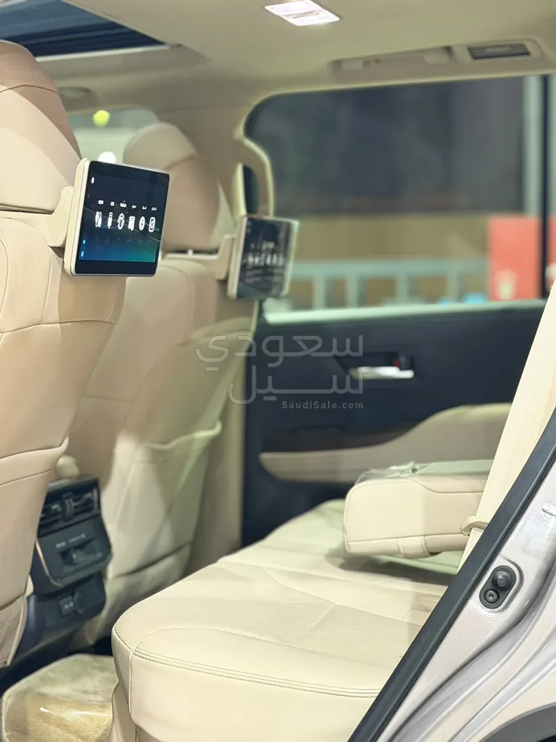 2022 تويوتا لاند كروزر جي اكس ار