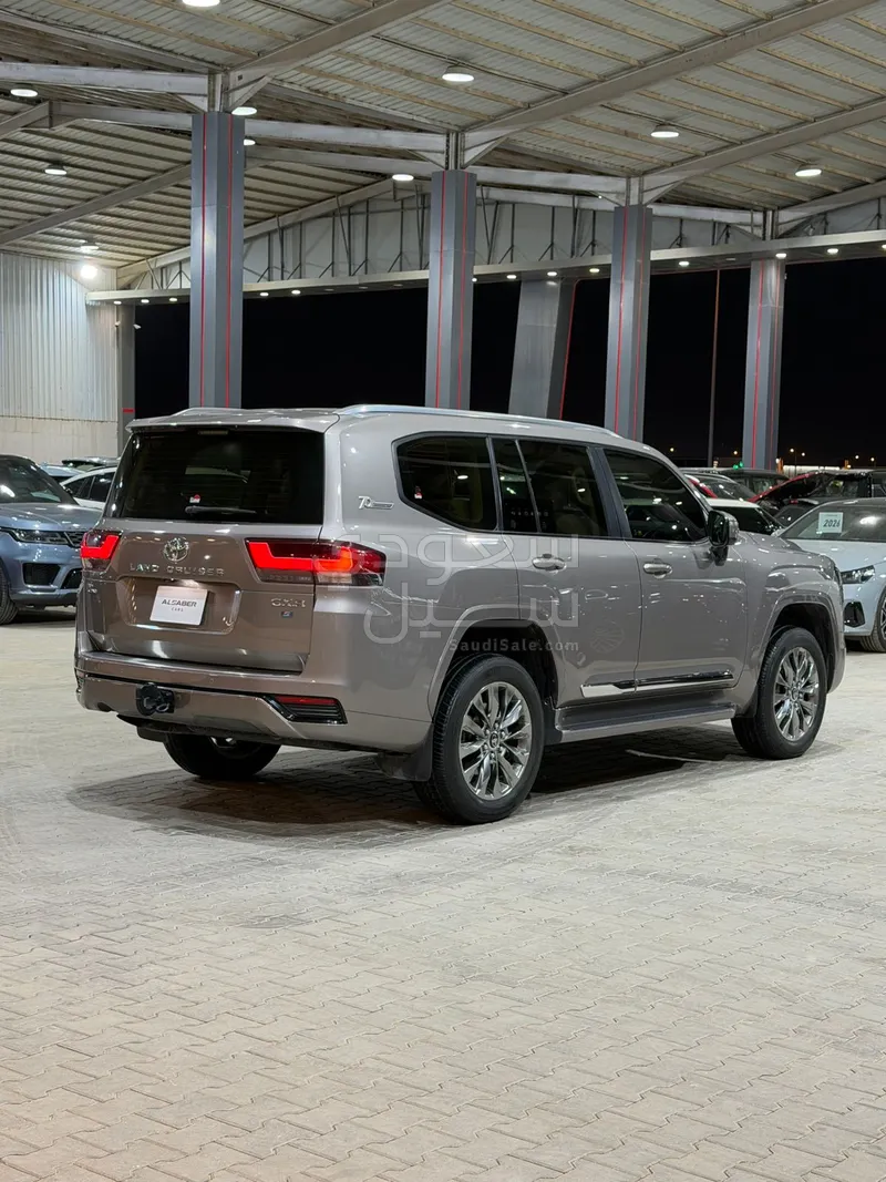2022 تويوتا لاند كروزر جي اكس ار
