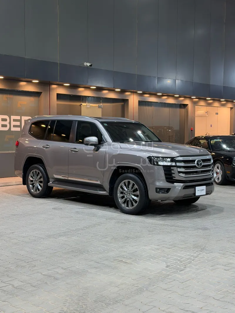 2022 تويوتا لاند كروزر جي اكس ار