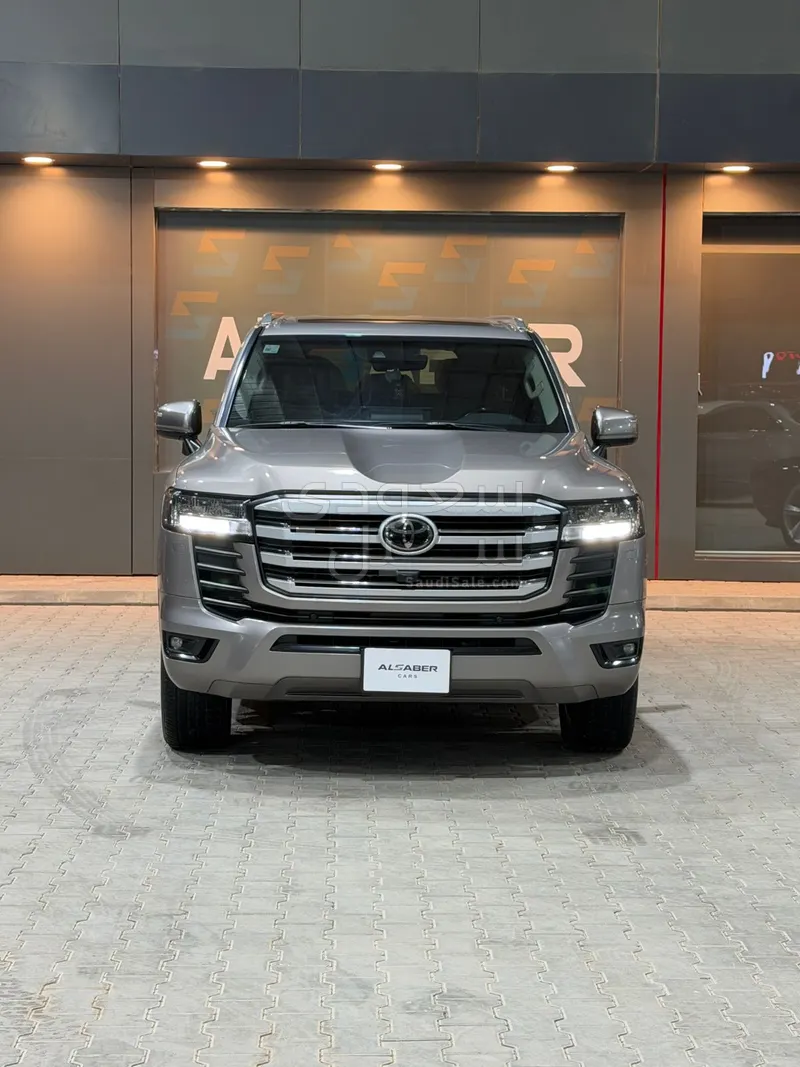 2022 تويوتا لاند كروزر جي اكس ار
