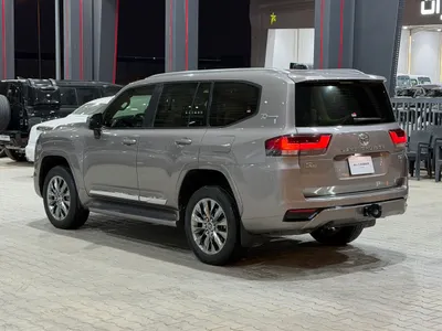 2022 تويوتا لاند كروزر جي اكس ار