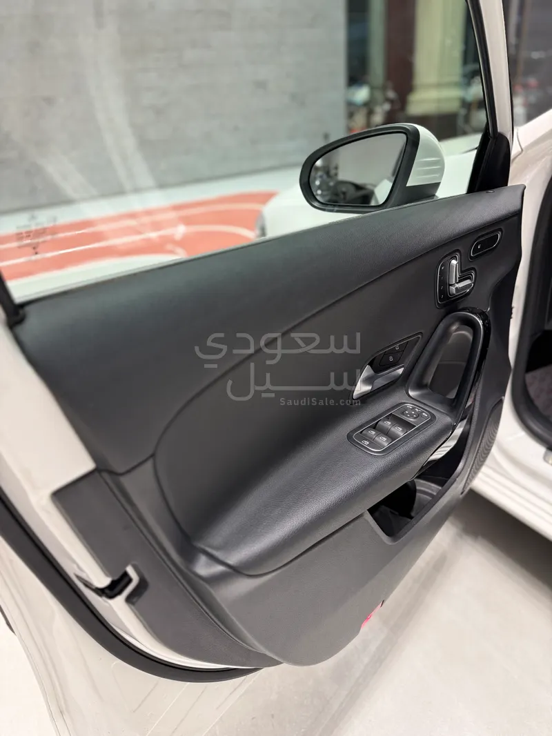 2020 مرسيدس - بنز أي 220