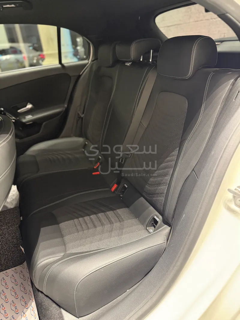 2020 مرسيدس - بنز أي 220