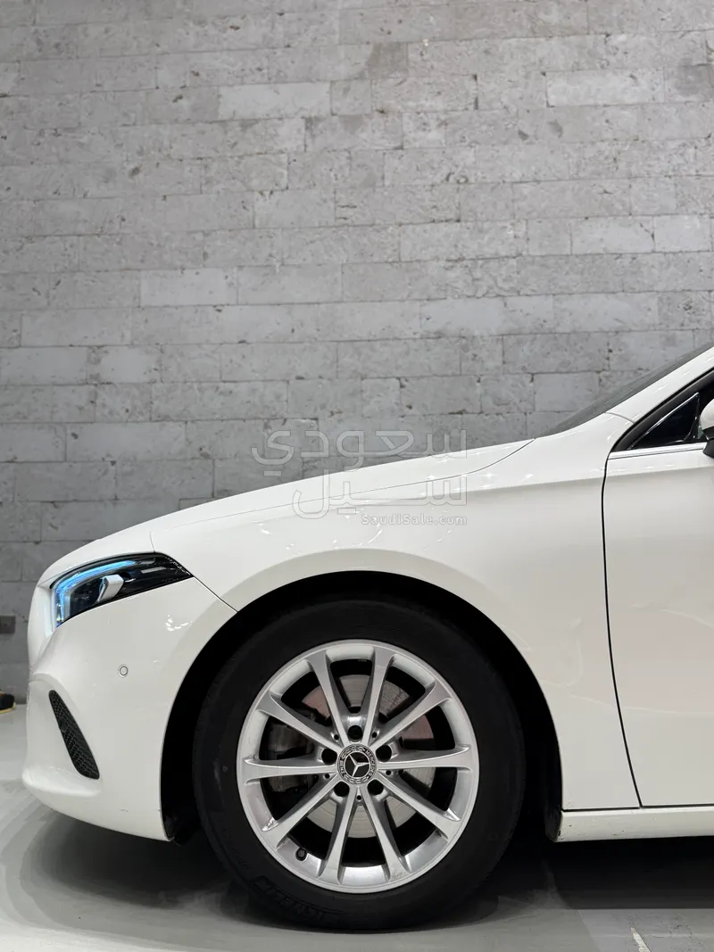 2020 مرسيدس - بنز أي 220