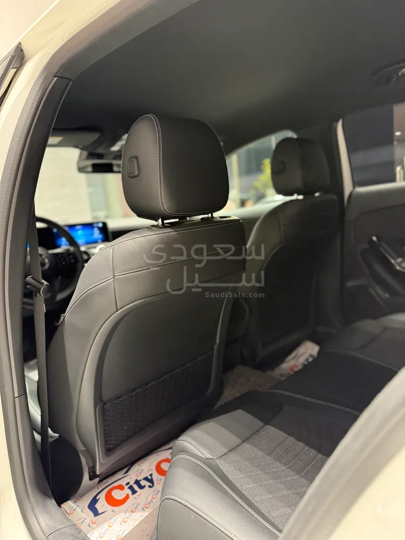 2020 مرسيدس - بنز أي 220