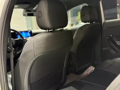 2020 مرسيدس - بنز أي 220