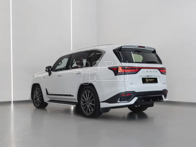 2024 لكزس إل إكس 600 إف