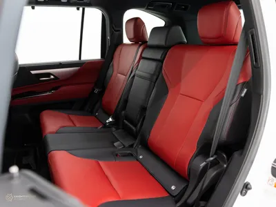 2024 لكزس إل إكس 600 إف