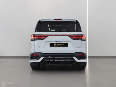 2024 لكزس إل إكس 600 إف