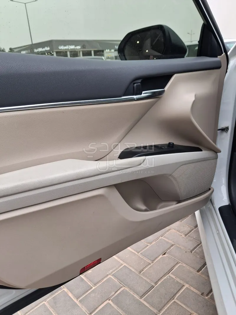 2024 تويوتا كامري ال اي