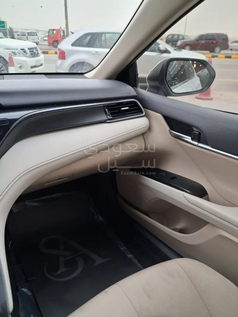 2024 تويوتا كامري ال اي