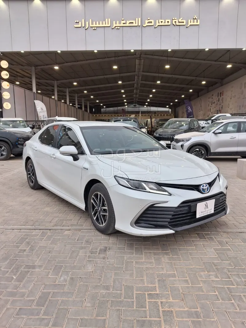 2024 تويوتا كامري ال اي