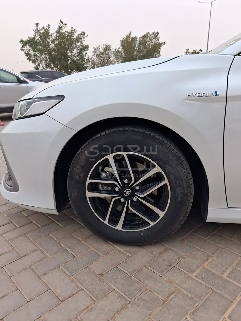 2024 تويوتا كامري ال اي