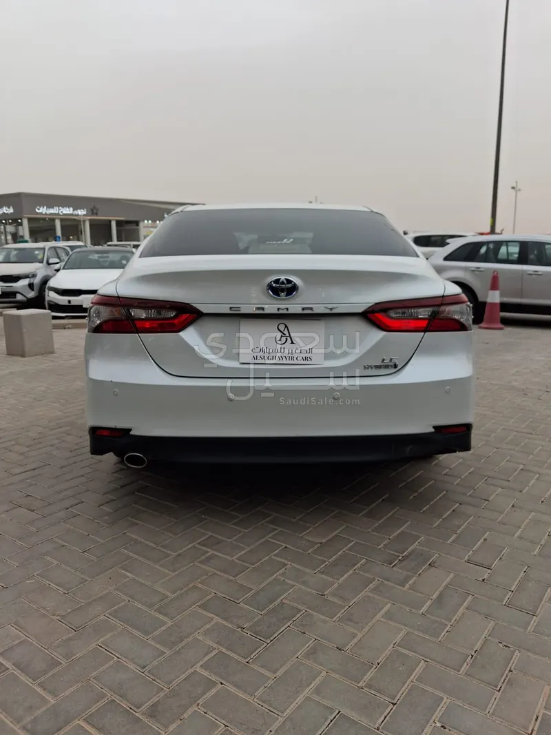 2024 تويوتا كامري ال اي