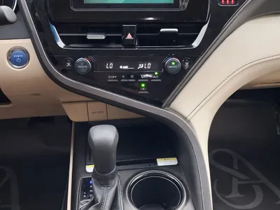 2024 تويوتا كامري ال اي