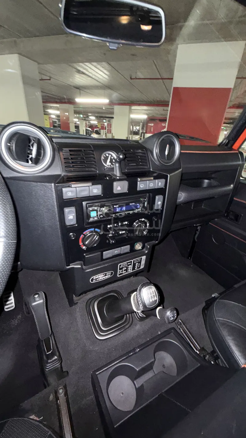 2016 لاند روفر ديفيندر 90