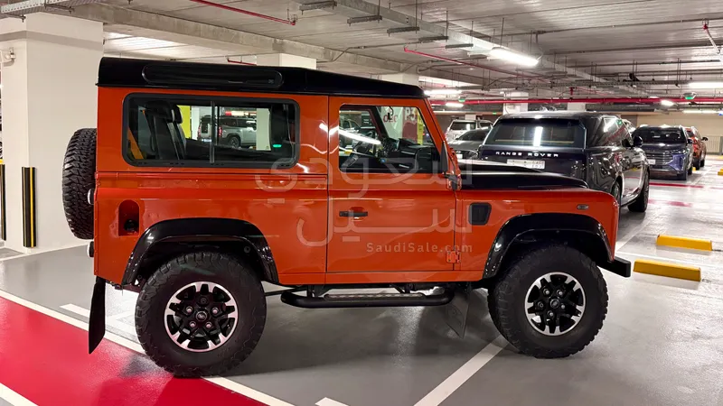 2016 لاند روفر ديفيندر 90
