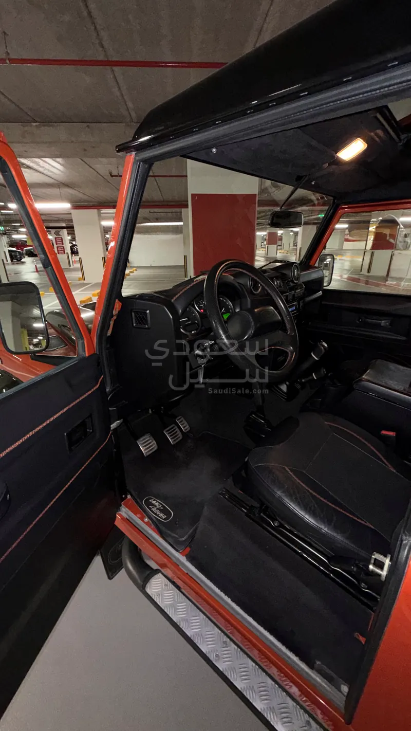 2016 لاند روفر ديفيندر 90