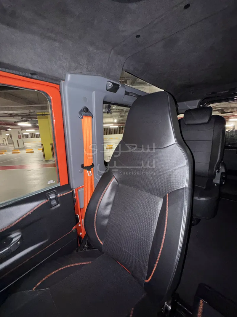 2016 لاند روفر ديفيندر 90