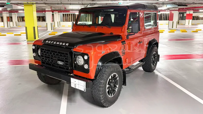 2016 لاند روفر ديفيندر 90