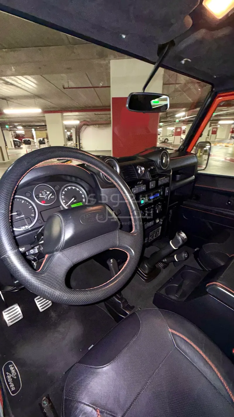 2016 لاند روفر ديفيندر 90