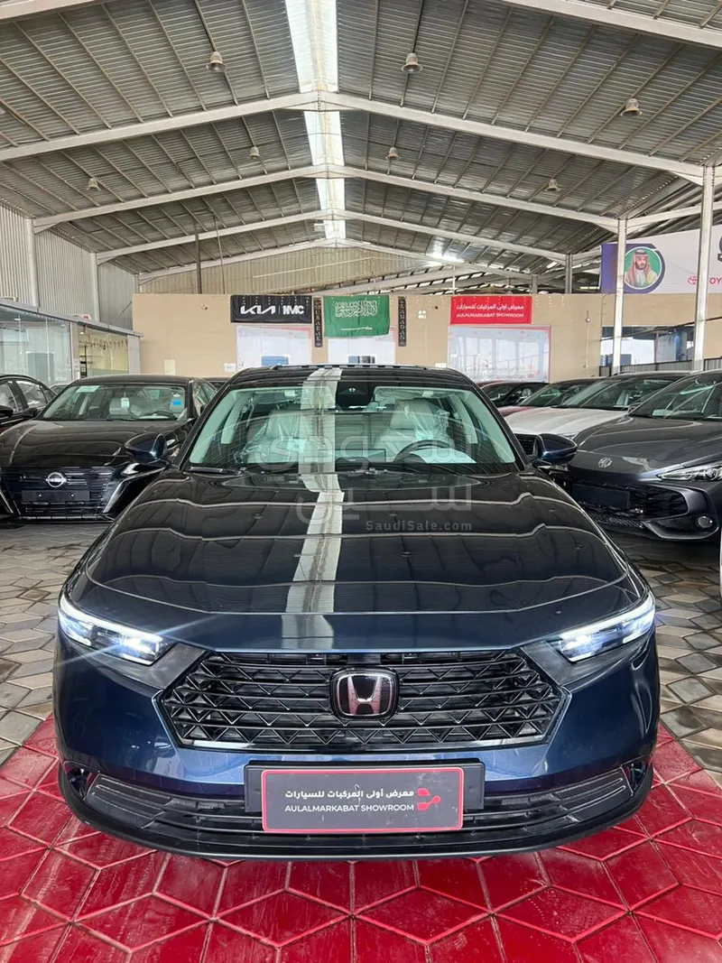 2025 هوندا اكورد إي إكس أي - اي