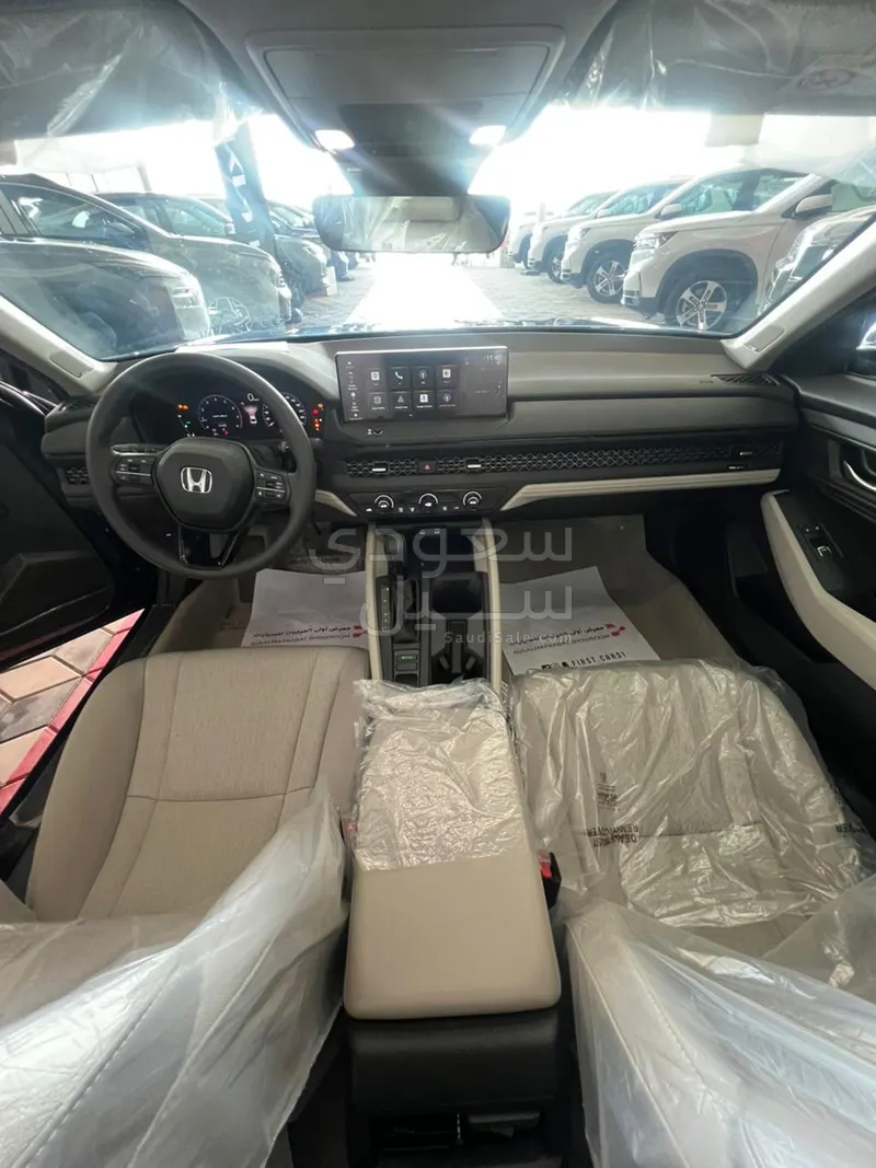 2025 هوندا اكورد إي إكس أي - اي